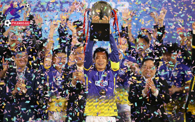 Đội đứng đầu bảng xếp hạng bóng đá Việt Nam sẽ giành chức vô địch cuối mùa.