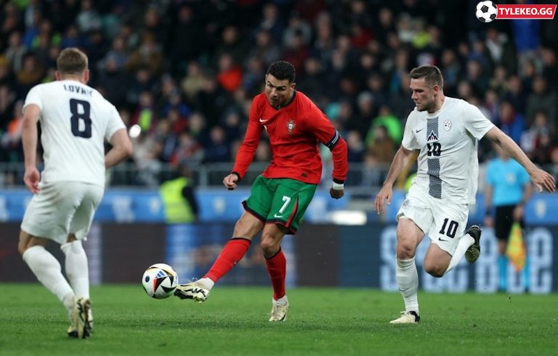 Bồ Đào Nha sẽ đối đầu với Slovenia tại lượt trận Play Off