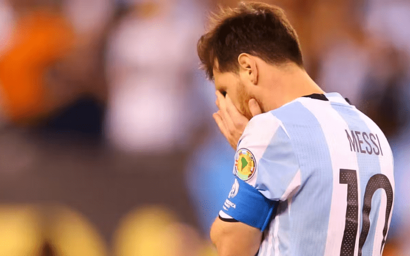 Messi và nỗi đau năm 2016