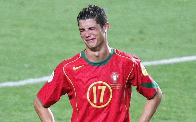 Ronaldo tại chung kết Euro 2004